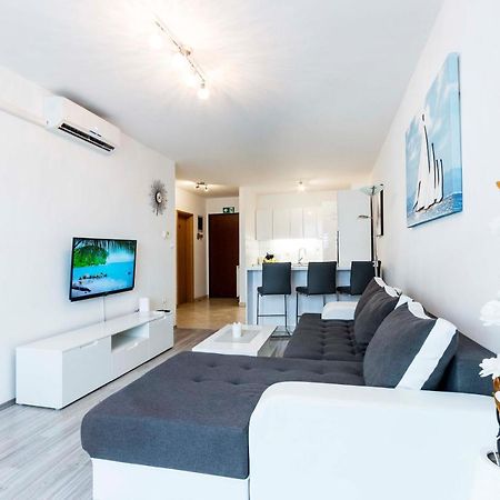 Apartment Elena Pula Extérieur photo