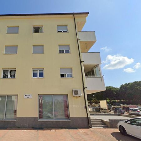 Apartment Elena Pula Extérieur photo