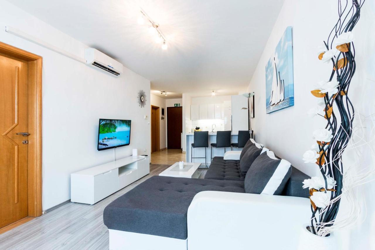 Apartment Elena Pula Extérieur photo