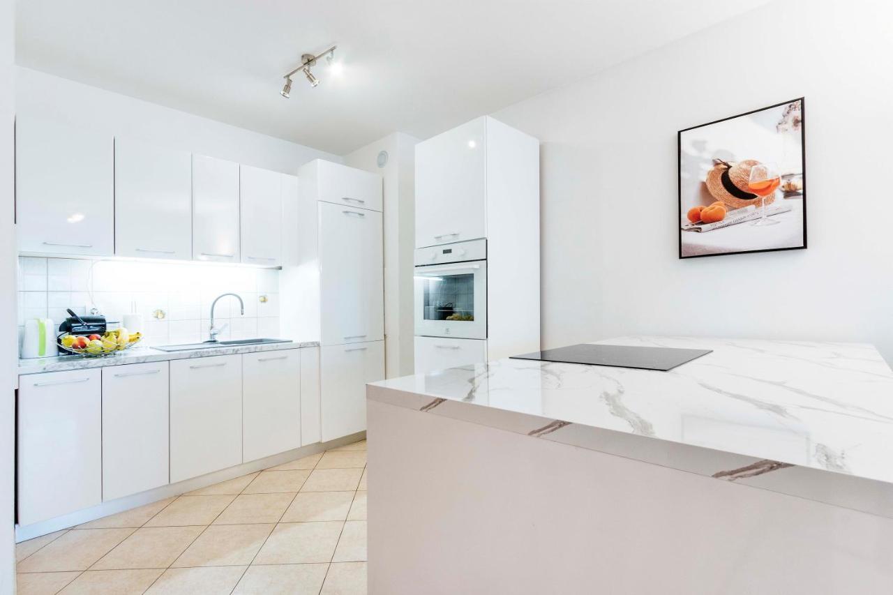 Apartment Elena Pula Extérieur photo