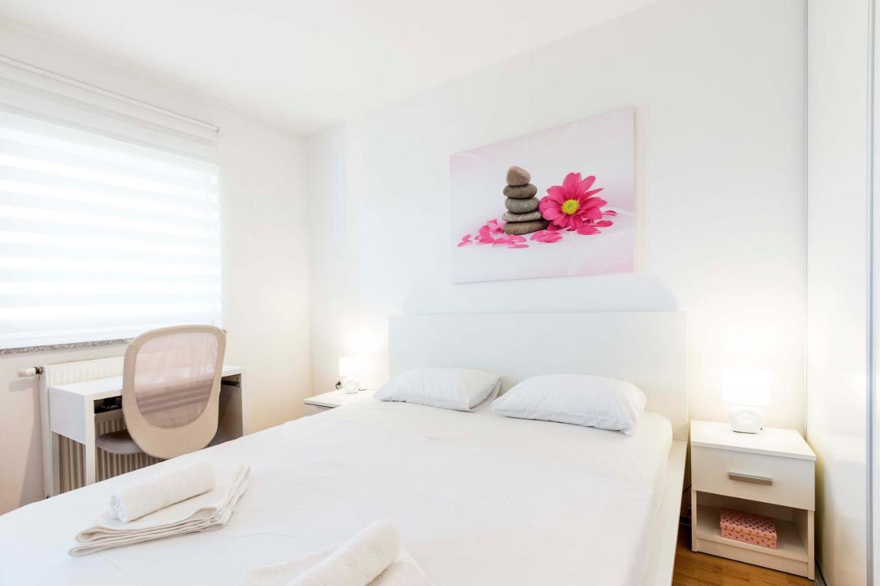 Apartment Elena Pula Extérieur photo